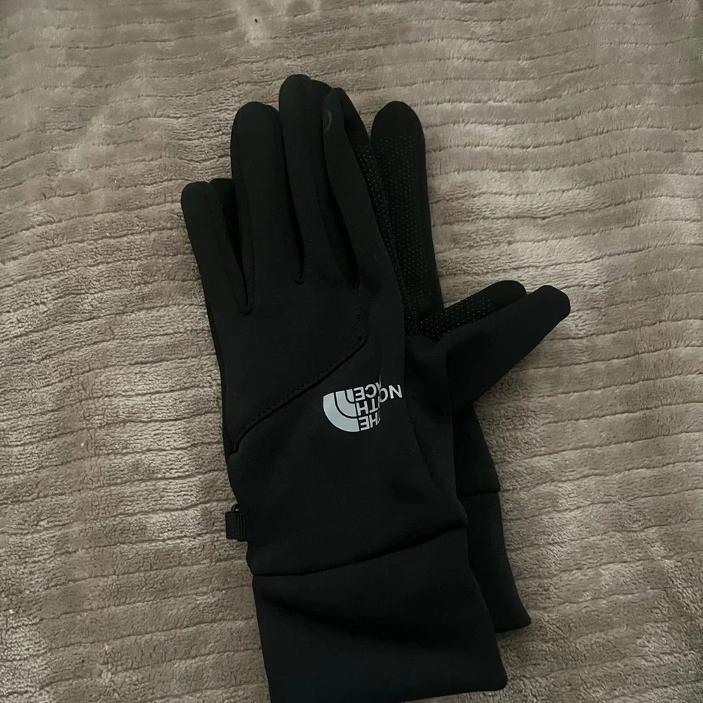 Black women’s northface gloves